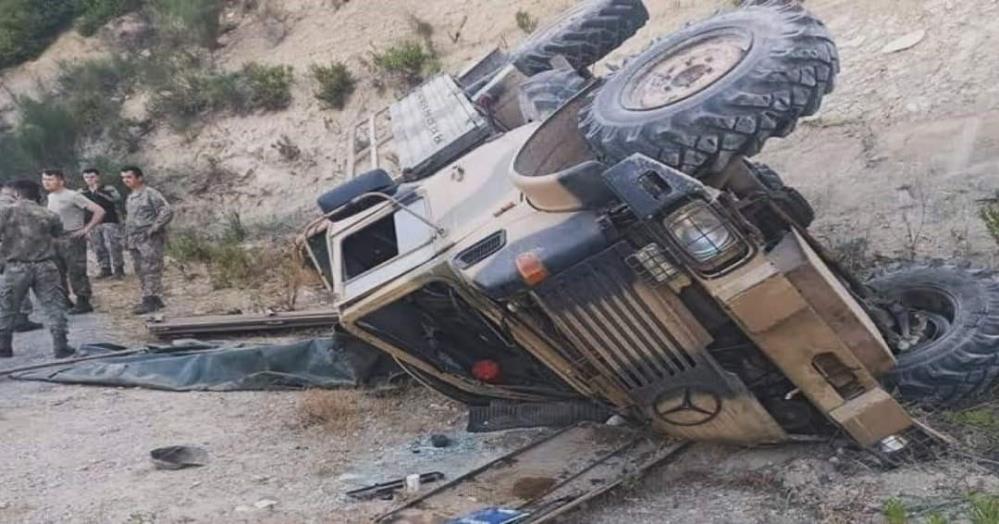 Askeri araç devrildi: 2 asker hayatını kaybetti