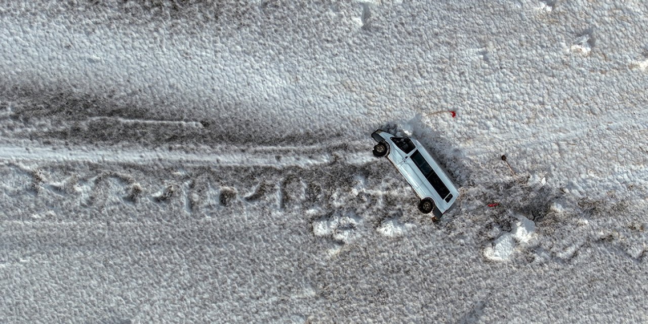 Kapalı olan Van-Bahçesaray kara yolu açıldı