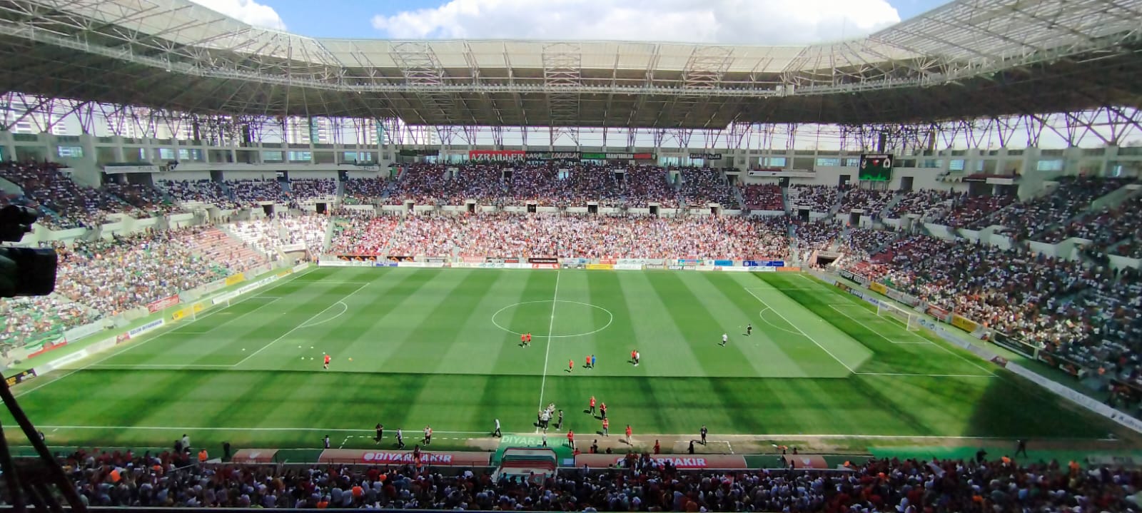 VİDEO - Maça bir saat kala stat tamamen doldu