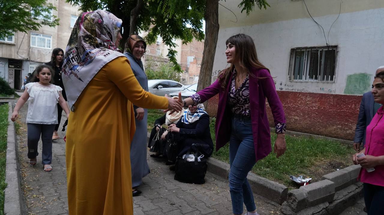 Sur Belediyesi Eş Başkanlarından halk ve esnaf ziyareti