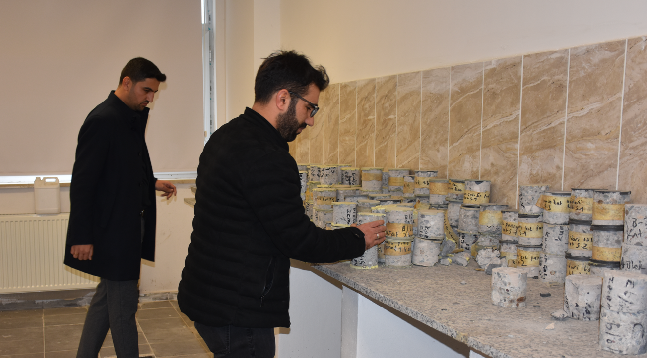 Depreme dayanıklı yapılar için izolatör sistemi önerisi