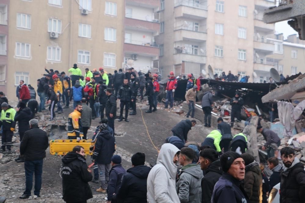Diyarbakır’da 60 kişinin öldüğü Yoldaş Apartmanı’nın müteahhidi hakim karşısına çıktı