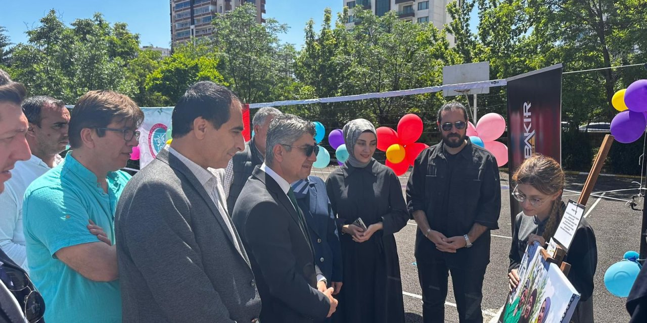 Diyarbakırlı gençler 'Engelleri Kaldıran' sergi açtı