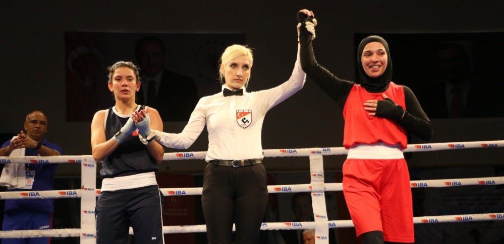 Yılanın ısırdığı milli sporcu hastanelik oldu