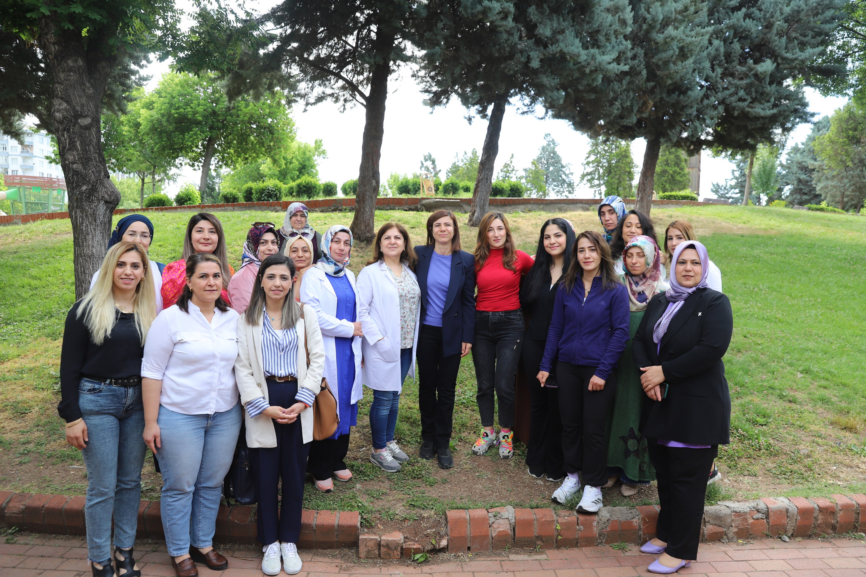 Eş Başkan Bucak, Kadın Yaşam Merkezlerini ziyaret etti