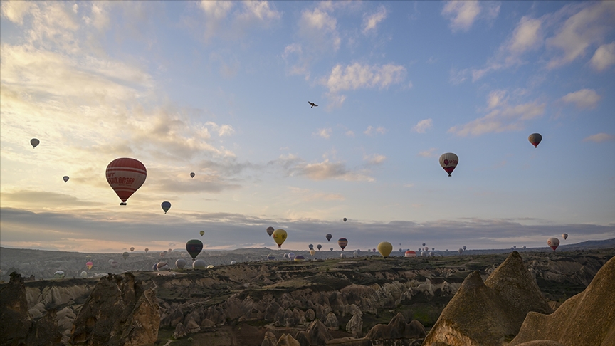 Sıcak hava balonuyla uçuş yapanların sayısı; 5,9 milyon