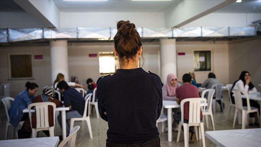 Kadın hükümlü ve tutuklulara "Anneler Günü" açık görüş izni