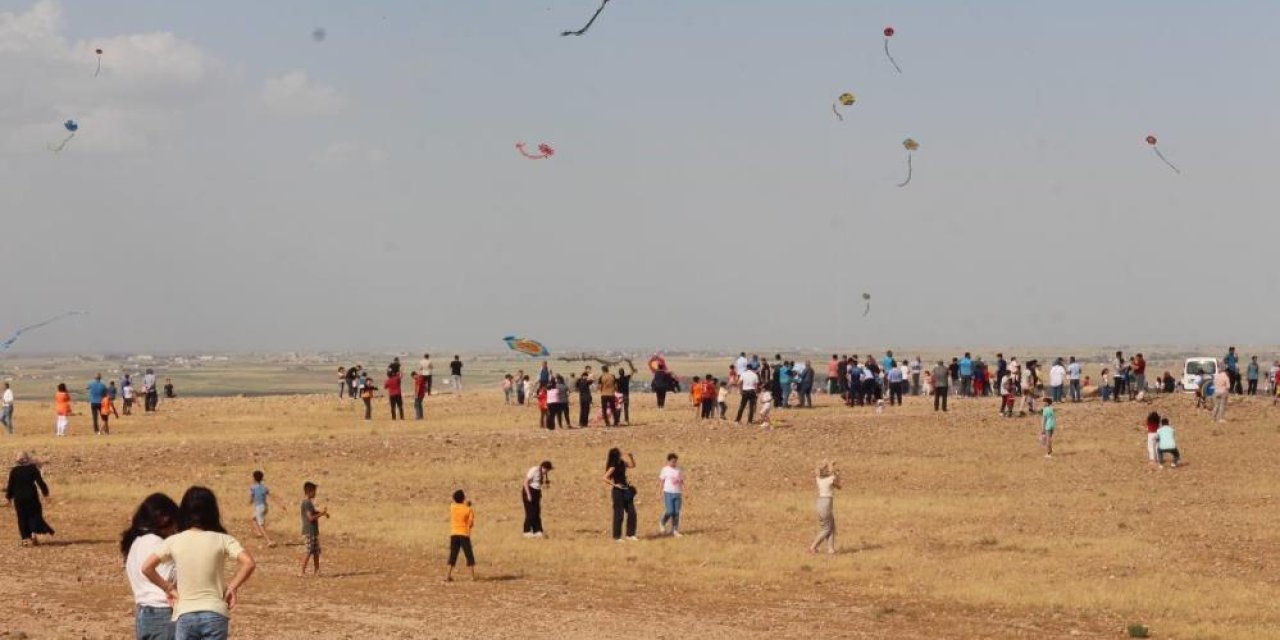 Suriye sınırını rengârenk uçurtmalar süsledi