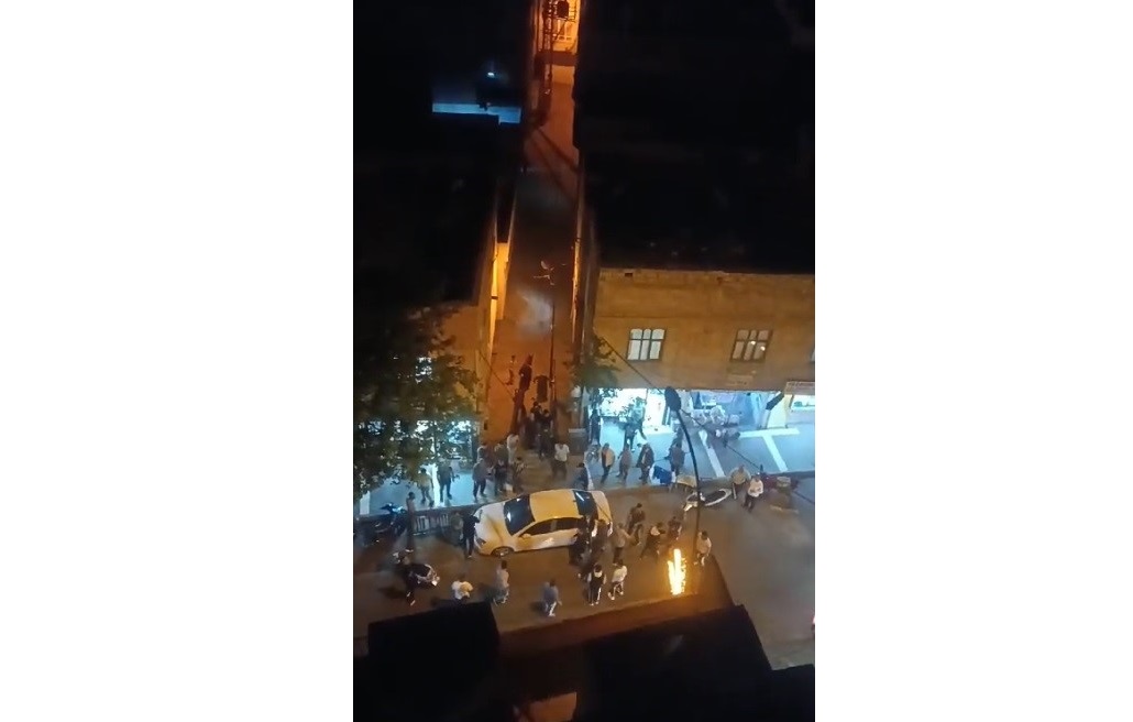 Kavgayı ayırmak için ezan okudu