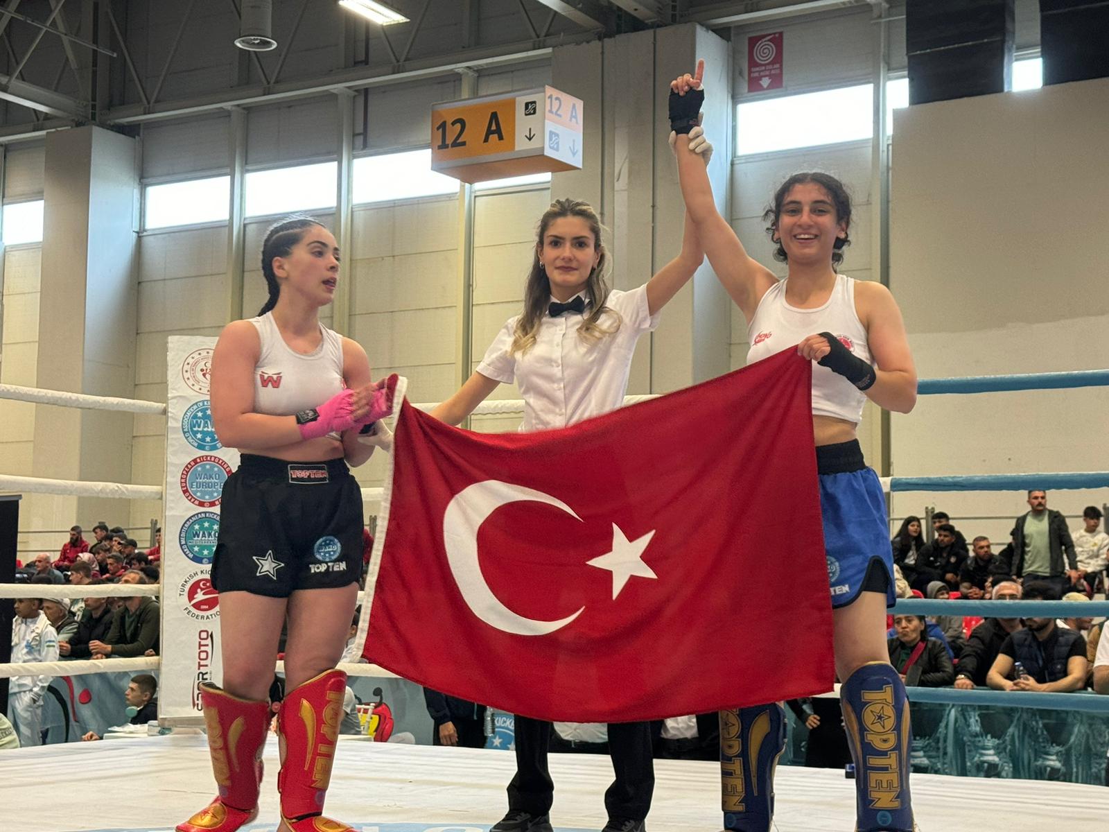 Diyarbakırlı Kicbokscu Dünya şampiyonu