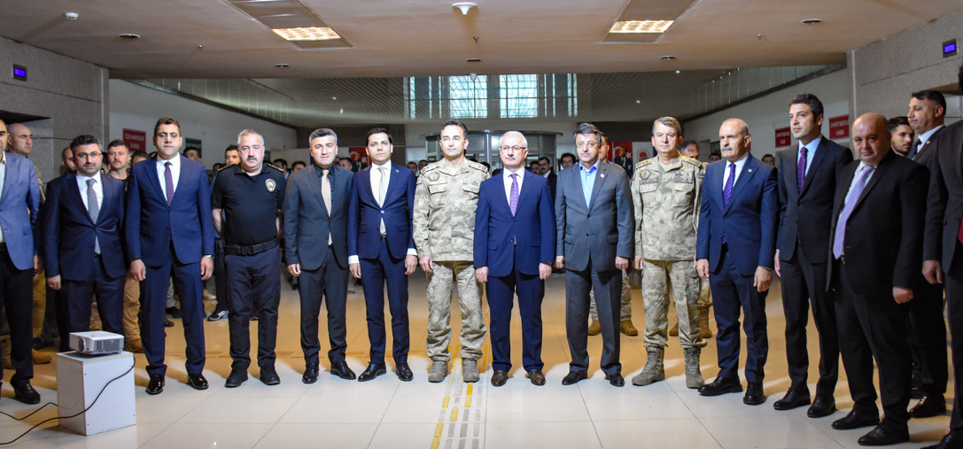 Van'da hükümlülerin yaptığı resimler sergilendi