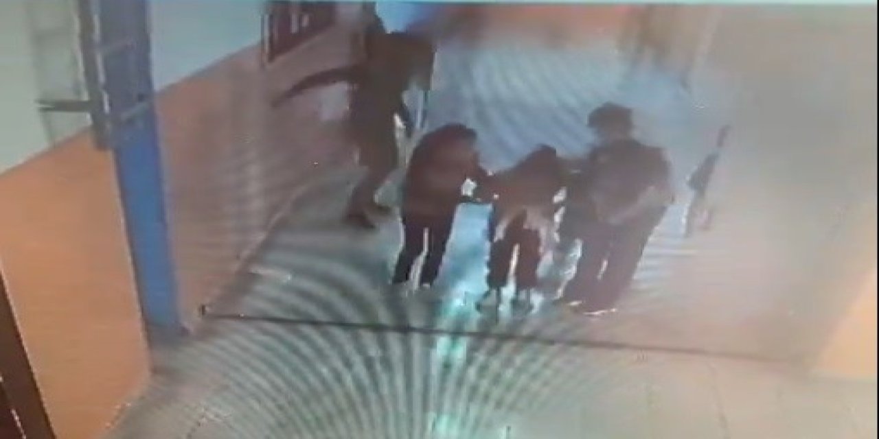 VİDEO - Heimlich manevrasıyla öğrencisini kurtardı