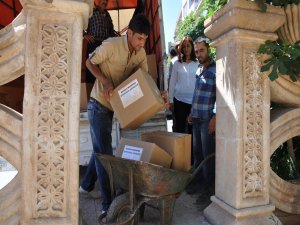 Artuklu belediyesi, 4 bin ihtiyaç sahibi aileye gıda yardımı dağıtıyor