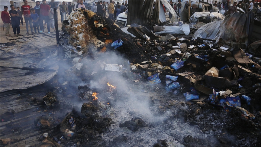 İsrail yine çadırlardaki sivillere saldırdı: En az 20 ölü