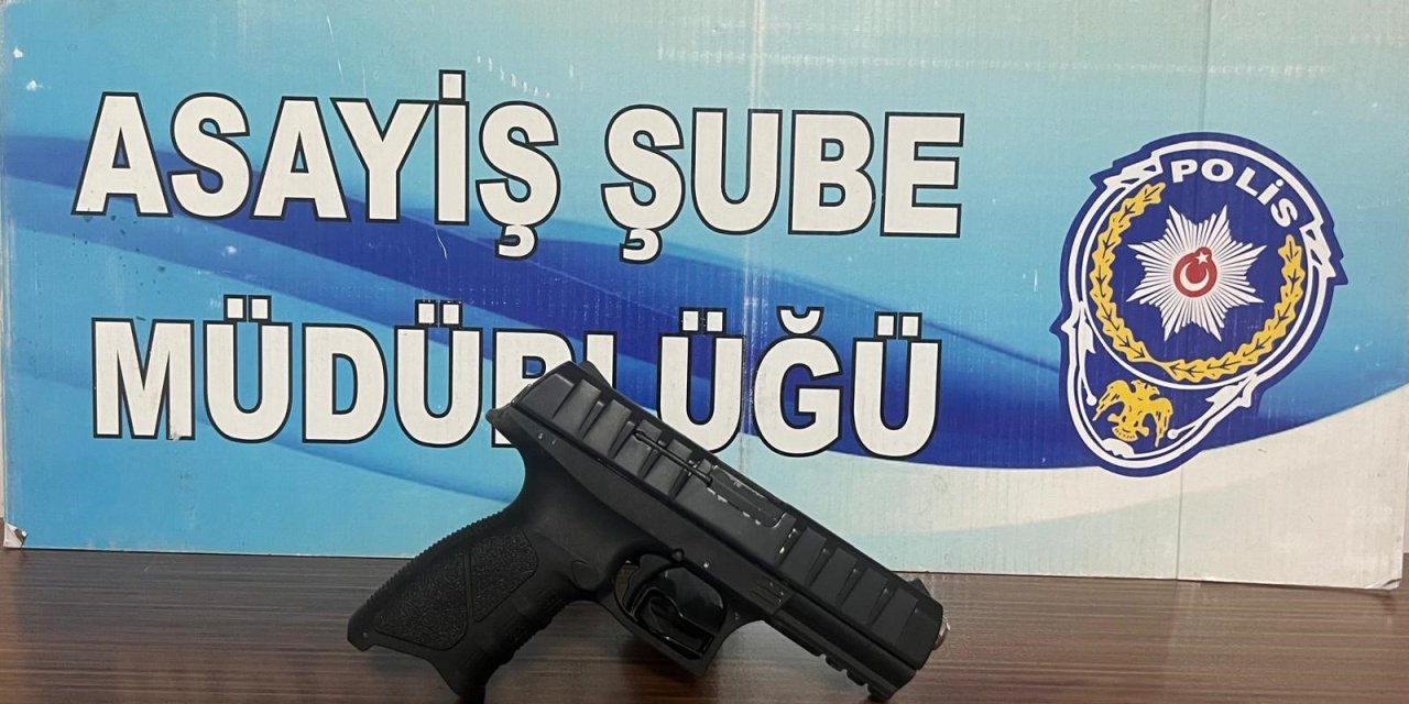 Park halindeki araç kurşunlandı, şüpheli yakalandı