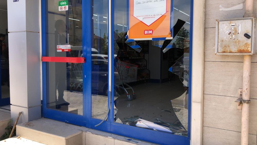 Market içerisindeki tartışma, kanlı bitti