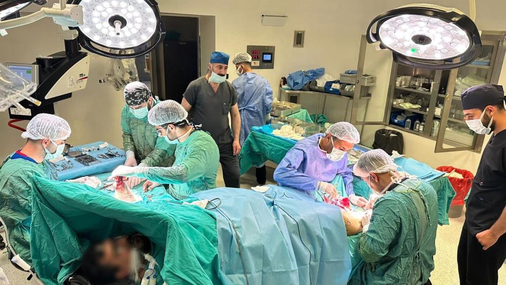 Çimento fabrikası işçisinin kopan eli ameliyatla yerine dikildi