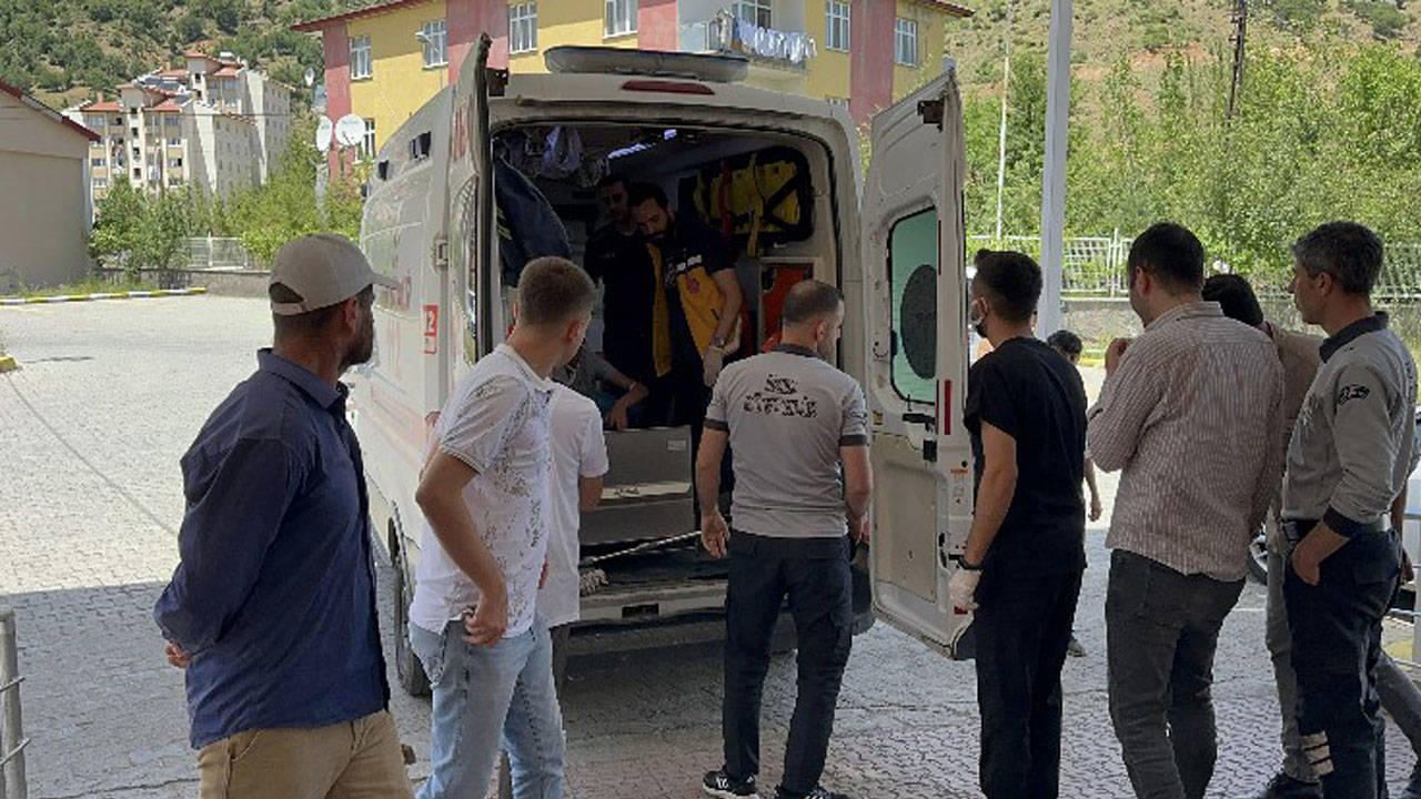 Tarım aracı devrildi: 8 'çocuk işçi' yaralandı