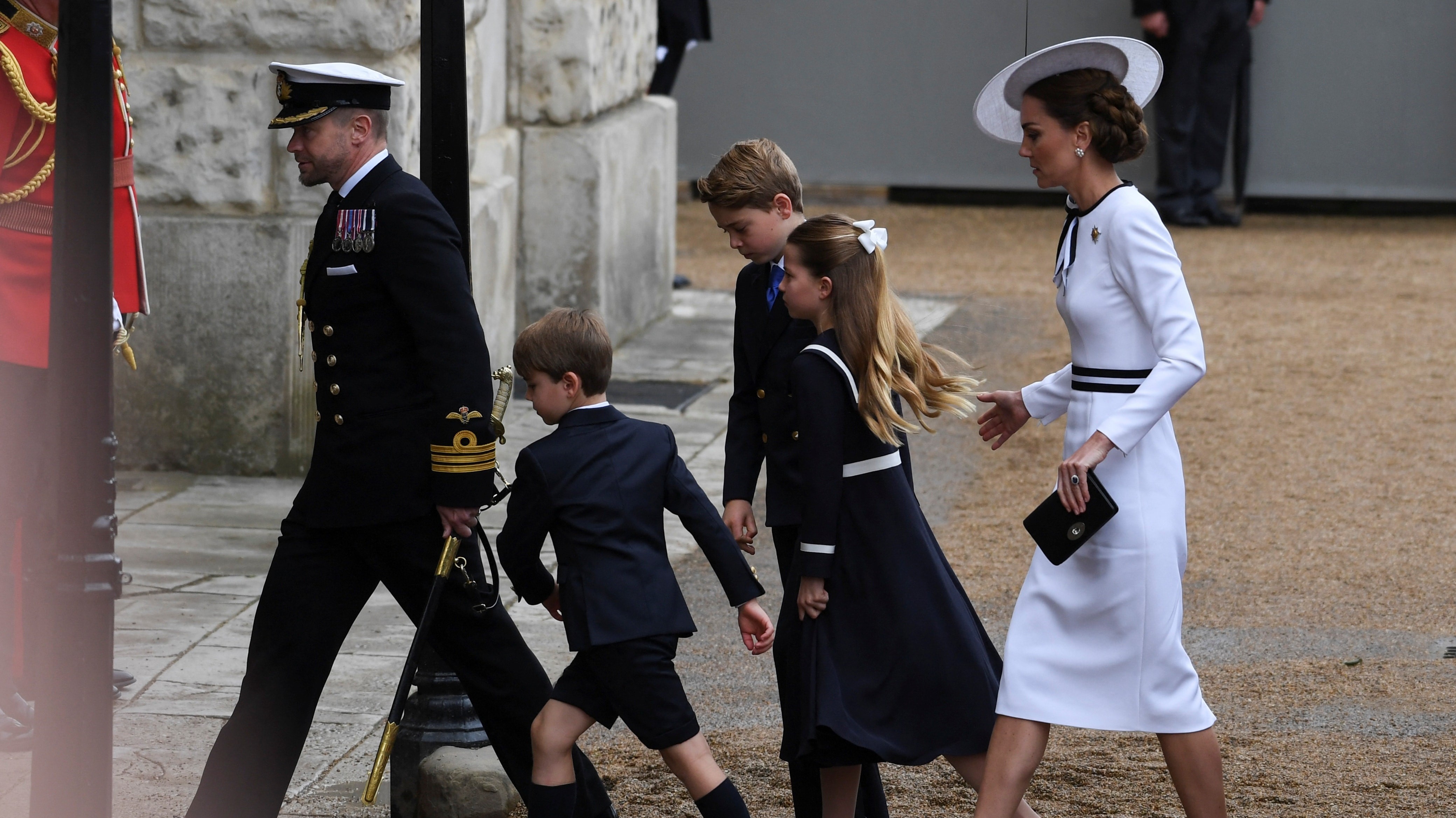 Aylar sonra kamuoyunun karşısına çıktı