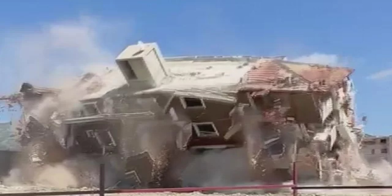 6 katlı bina yerle bir oldu
