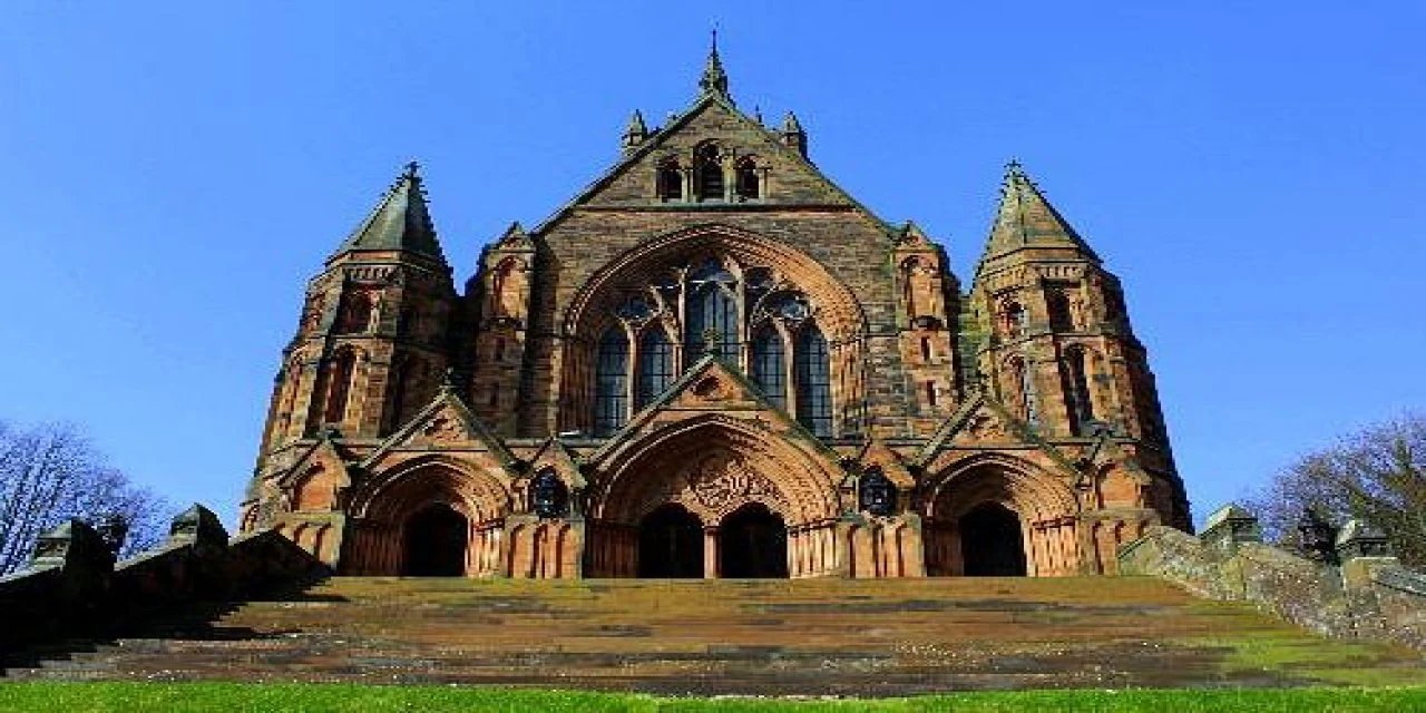 Dini inanç azaldığı için Kiliseler satışa çıktı