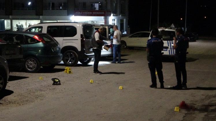 Husumetli aileler düğünde çatıştı: 1 ölü, 1 ağır yaralı