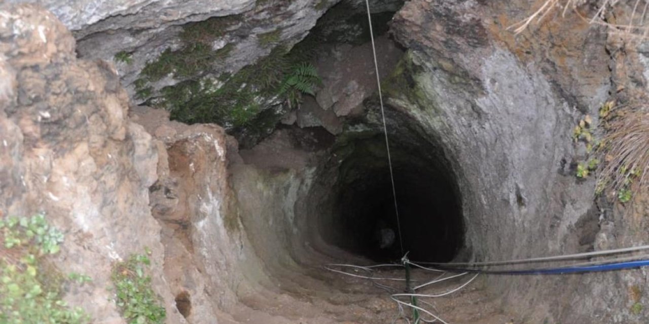 Urartu dönemine ait alanda kaçak kazı yaptılar