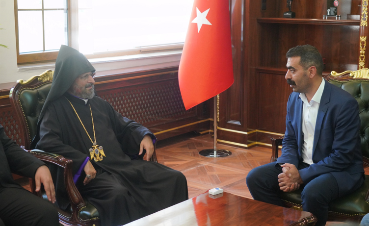 Türkiye Ermenileri 2. Patriği, Eş Başkan Hatun’u ziyaret etti