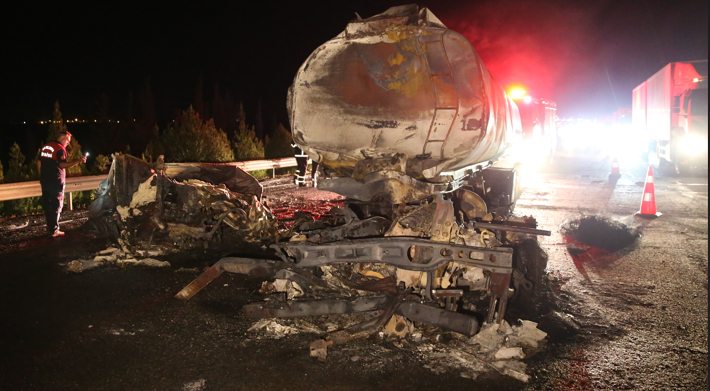 İki tanker çarpıştı, 1 kişi öldü