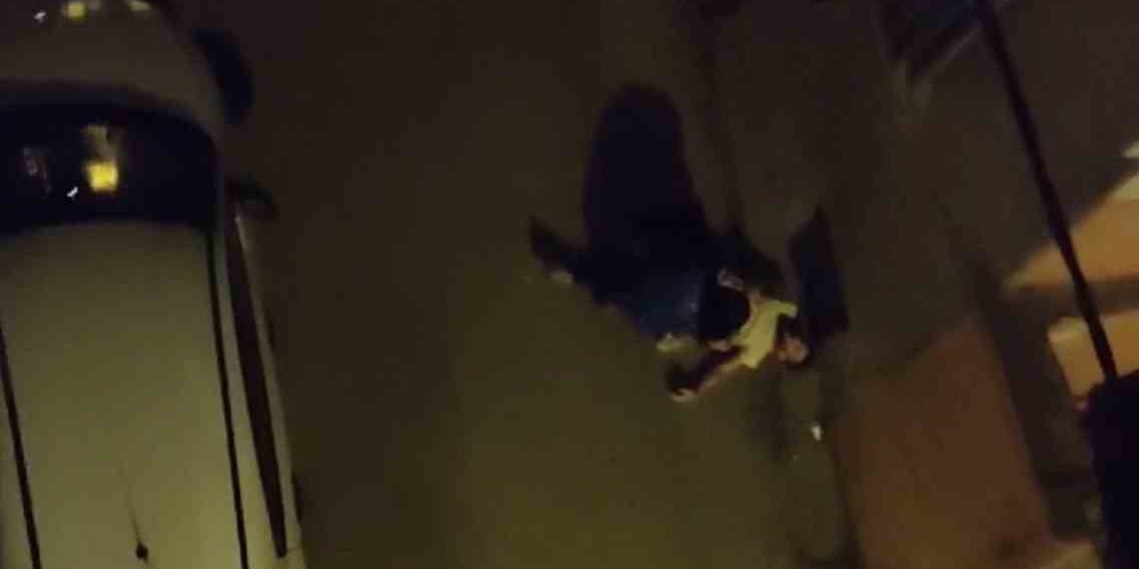 VİDEO - Kız arkadaşını darp etti, O anlar kameraya yansıdı