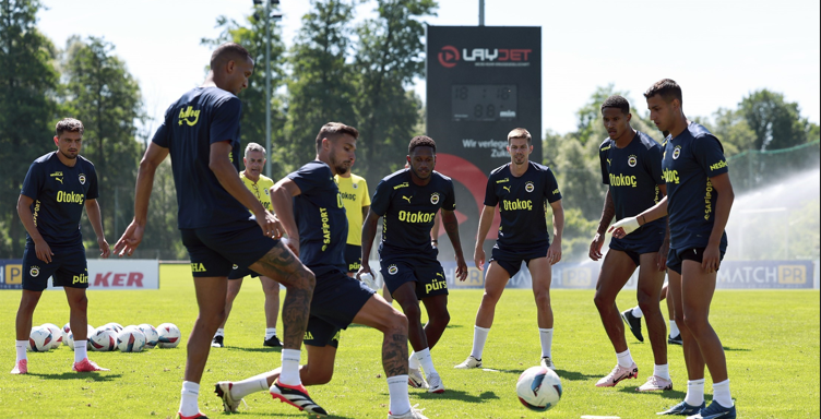 Fenerbahçe, yeni sezon hazırlıklarını sürdürüyor