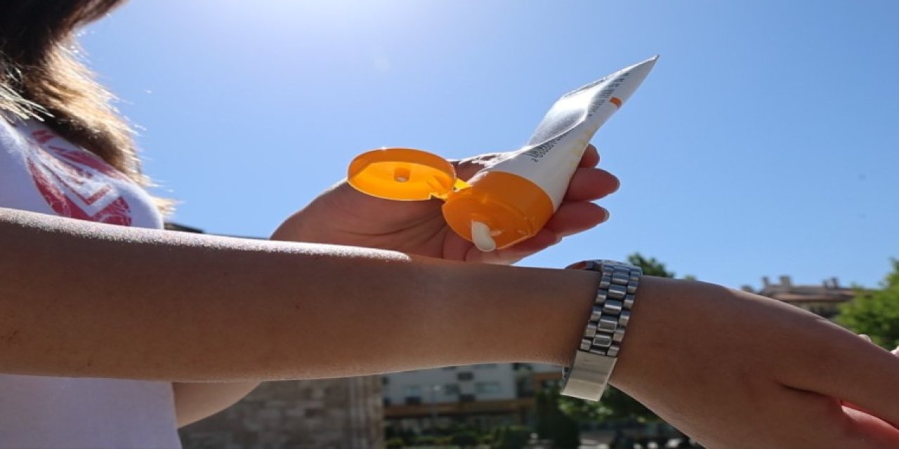 Uzmanlar'dan kritik uyarı: Uzun süre güneşte kalmak kanser riskini artırıyor