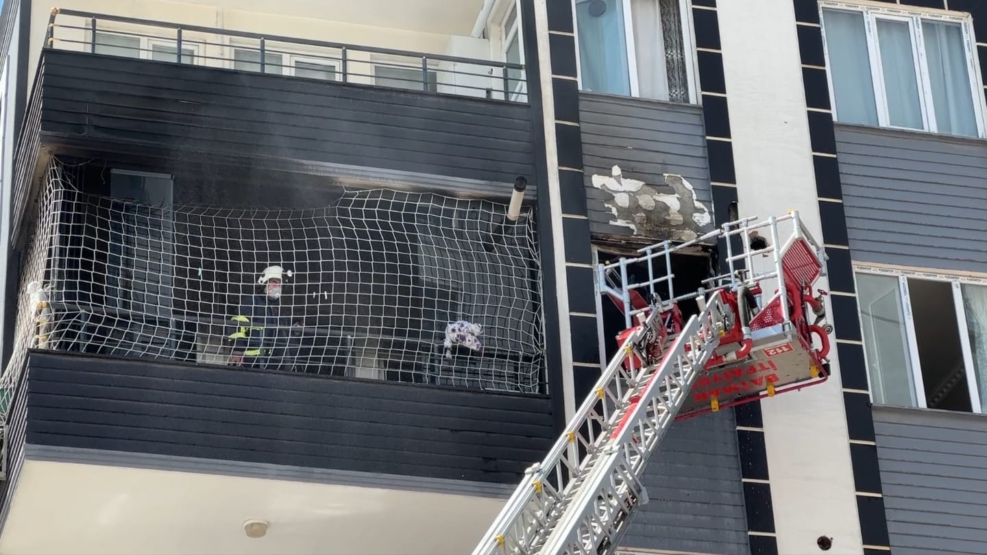 Evde çıkan yangın söndürüldü