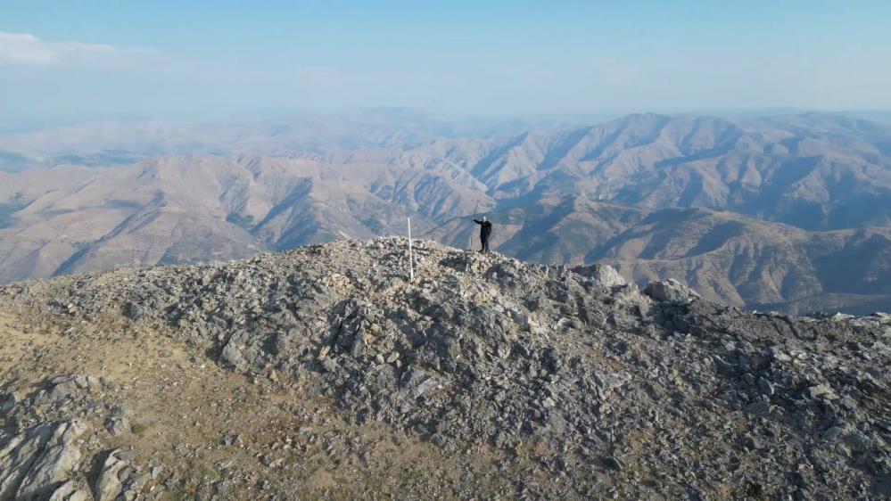 Mereto zirvesinde, depremde hayatını kaybedenleri andılar