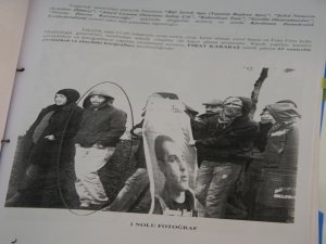 Gerilla pankartı altında yürümek suç sayıldı