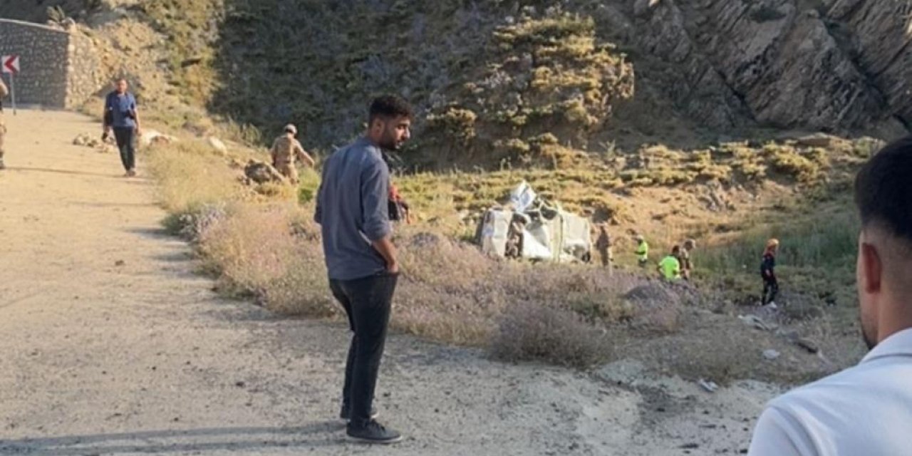 Virajı alamadı, şarampole uçtu: 1 ölü, 3 yaralı