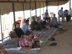 Sınır hattında bekleyiş devam ediyor