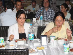 Koruyucu ve evlat edinen ailelere iftar