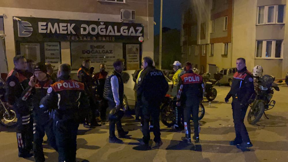 Polisten kaçarken kaza yaptı, 2’si polis 4 yaralı
