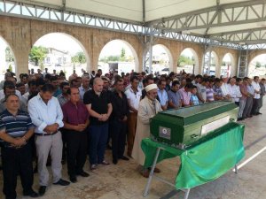 Kavgada ölen ünlü kemancı toprağa verildi