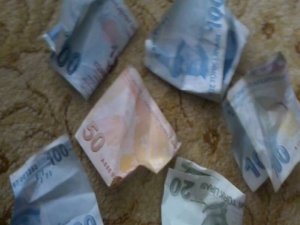 Bulduğu parayı polise teslim etti