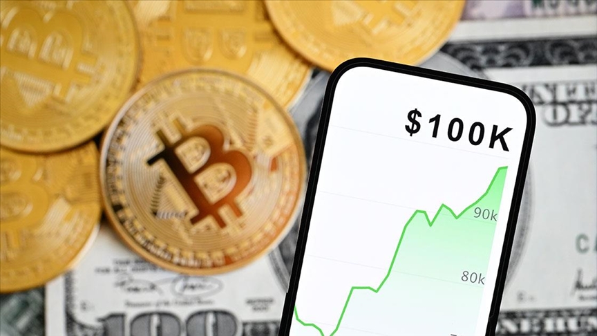 Bitcoin'in fiyatı 100 bin doları geçti