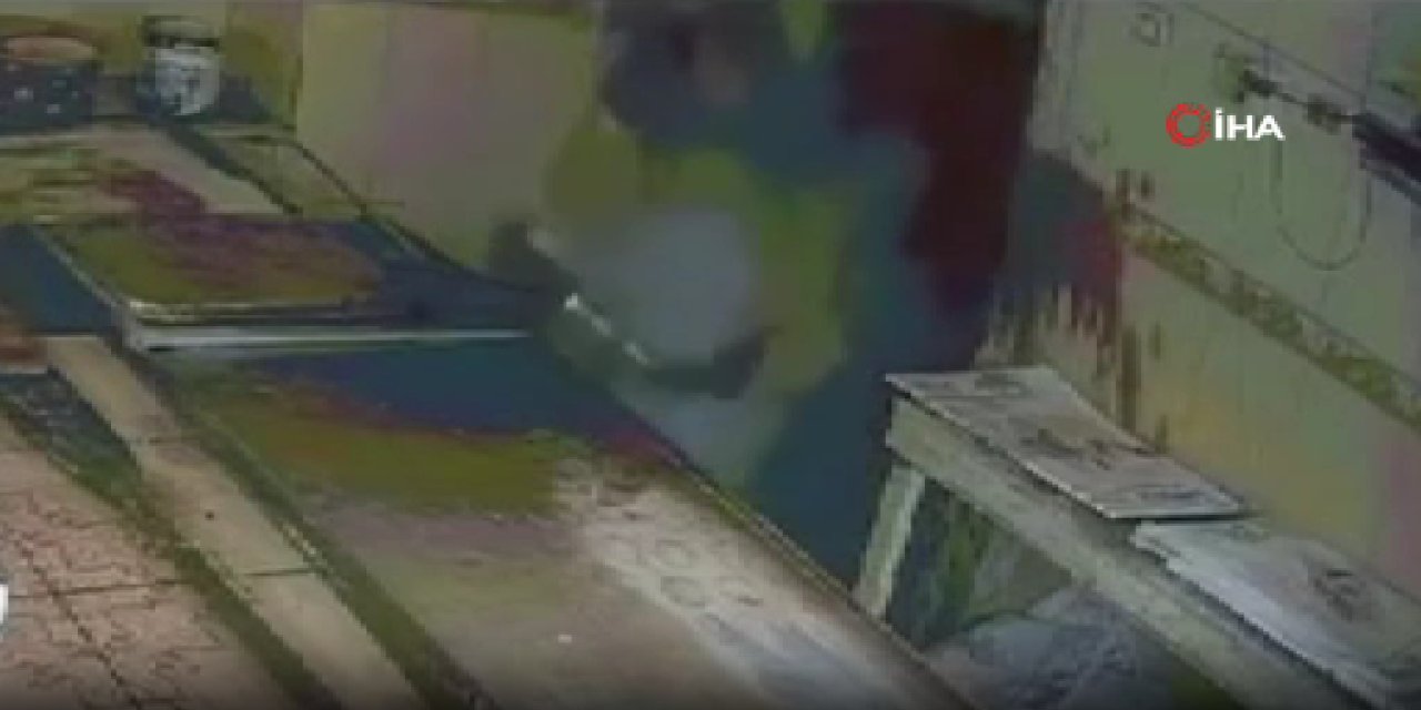 Kızgın pekmezi başından aşağı döktü: O anlar kamerada