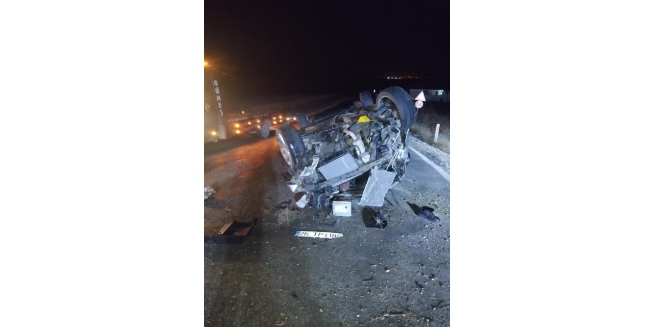 Bariyerlere çarpan araç takla attı: 1 ölü, 3 yaralı