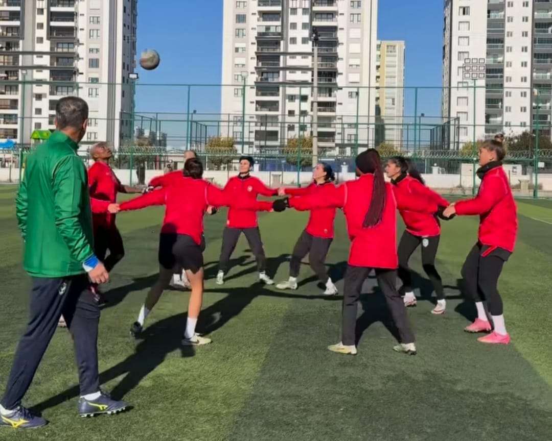 Amedspor kadın futbol takımı, Hakkarigücü spor maçına hazır