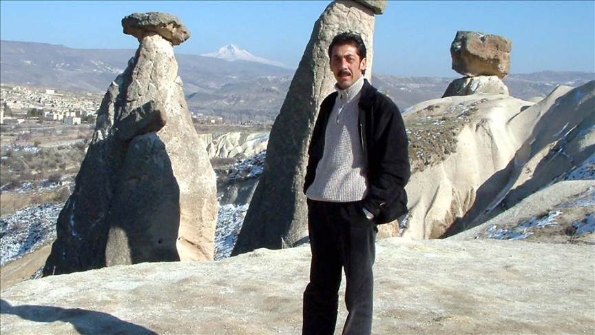 Ünlü şarkıcı hayatını kaybetti