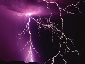 Yıldırımın İsabet Ettiği Fındık İşçilerinden 1'i Öldü, 2'si Yaralandı