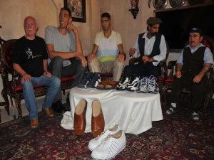 Dünyanın en uzun adamının ayakkabıları Almanya'dan
