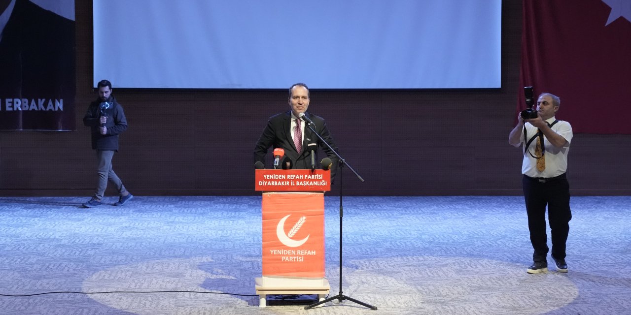 YRP Lideri Erbakan Diyarbakır'da