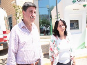 Aydoğan ve Tan hastanelerde Rojavalı yurttaşları ziyaret etti